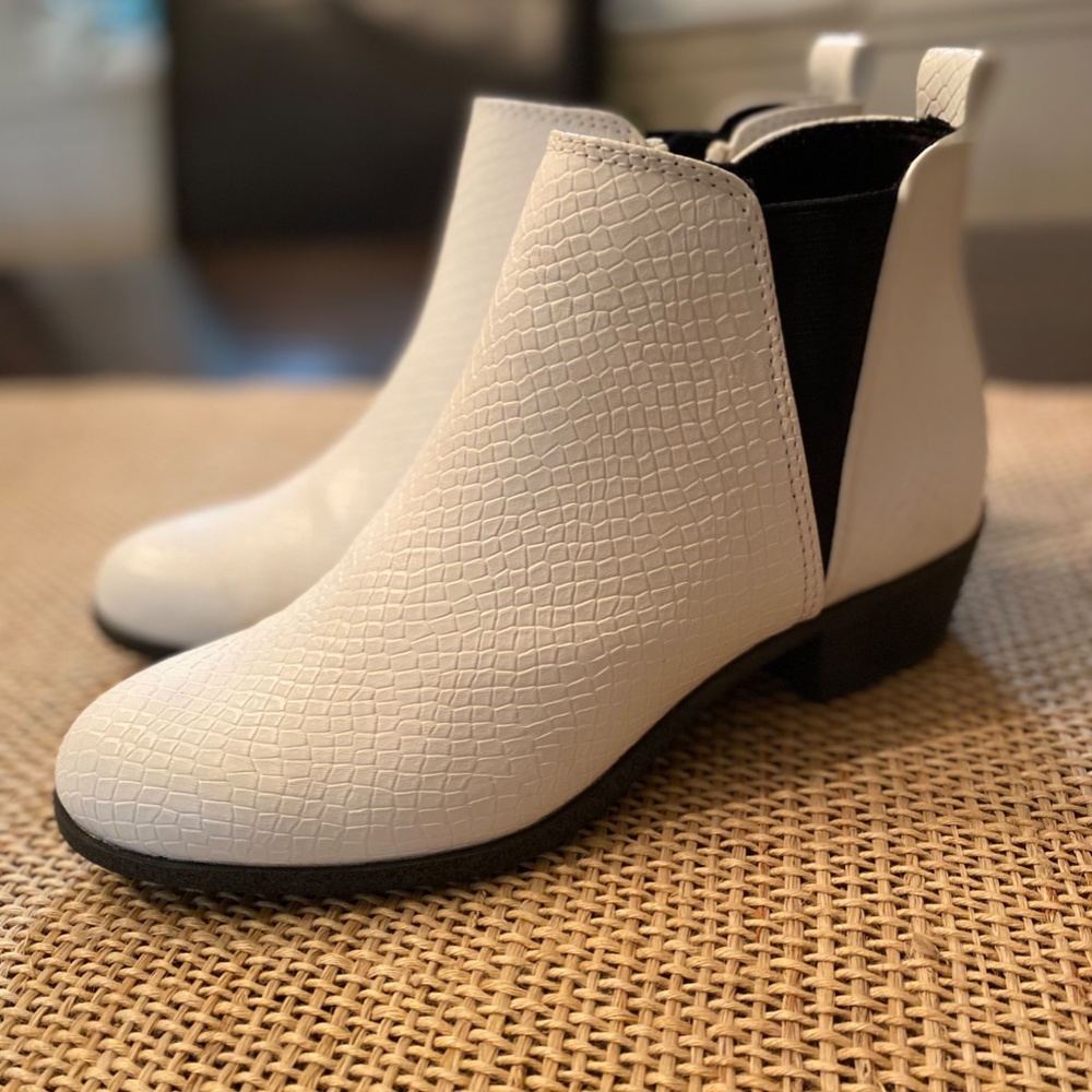 Snakeskin Booties - Picture 5 of 8
